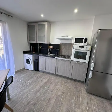 U Terzu - Neuf Spacieux Apartament Aléria